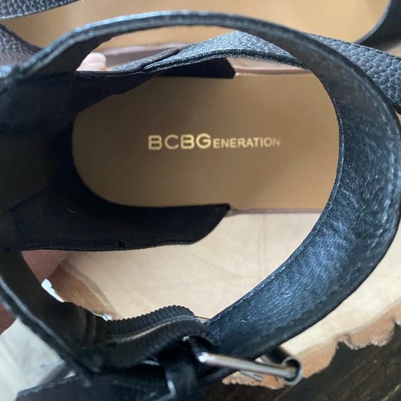 BCBGeneration Toe Loop Ankle Buckle Sandals NWOT - Picture 9 of 10